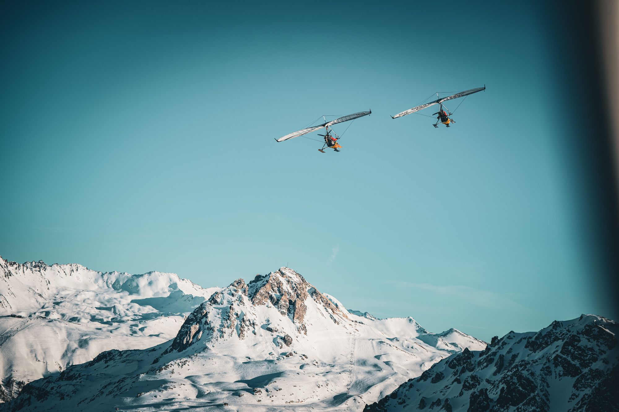Deux ULM au-dessus des Alpes